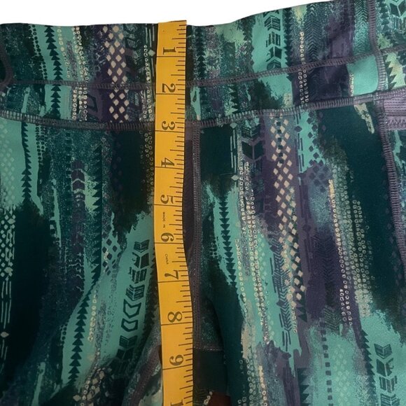 Athleta Women's Size M Green Arrow Be Free Knicker Capri Leggings - Picture 8 of 10